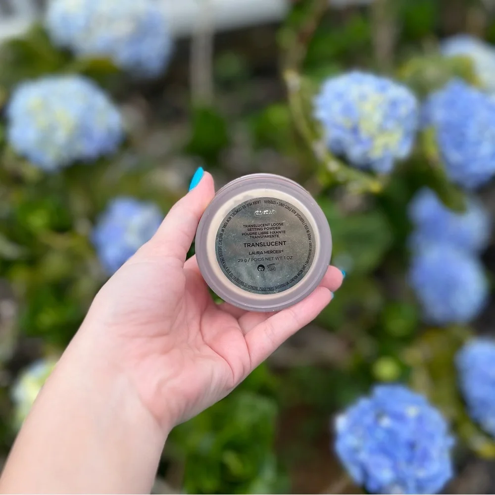 Laura Mercier Translucent Setting Powder - Picture 4 of 13